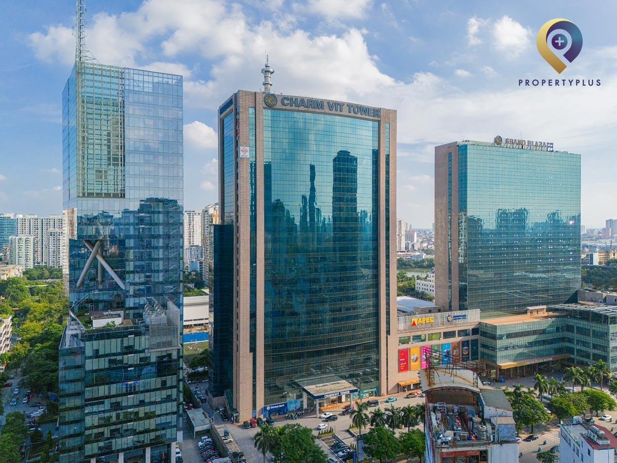 Toàn cảnh tòa nhà Charmvit Tower cùng các tòa nhà văn phòng lân cận - hình ảnh từ Property Plus